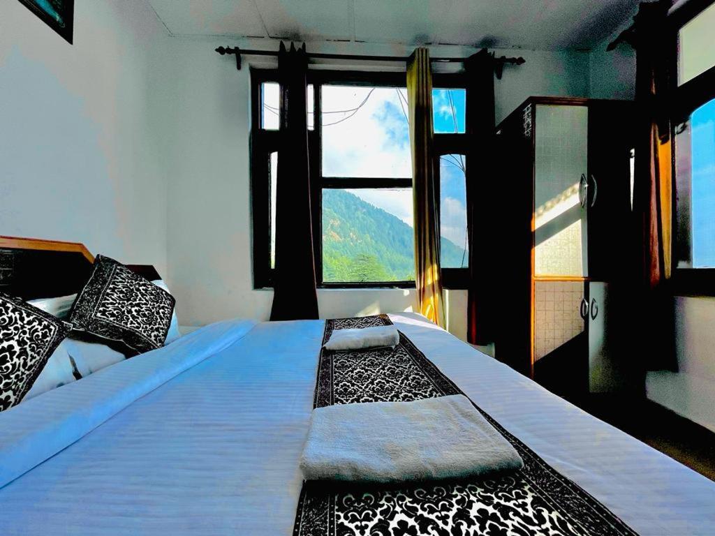 The Lake Cottage By Vrb Hotels Mcleodganj Дармсала Экстерьер фото